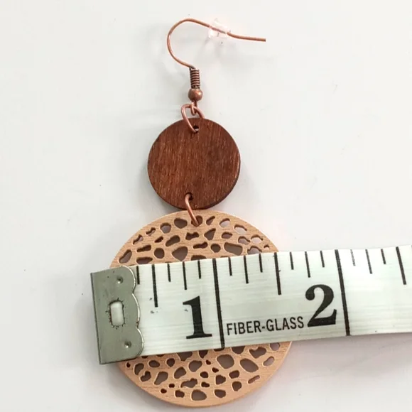 NWOT Elegant Brown and Tan Wood Dangle Earrings, Faux Gold Hooks Costume Jewelry - Picture 3 of 3
